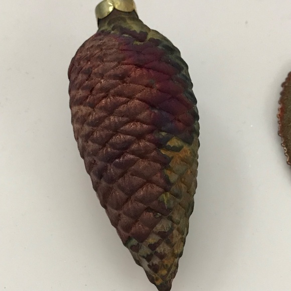 Christmas Holiday Ornaments Pine Cone Maple Leaf Set of 2 Ornaments Vintage - Picture 2 of 12